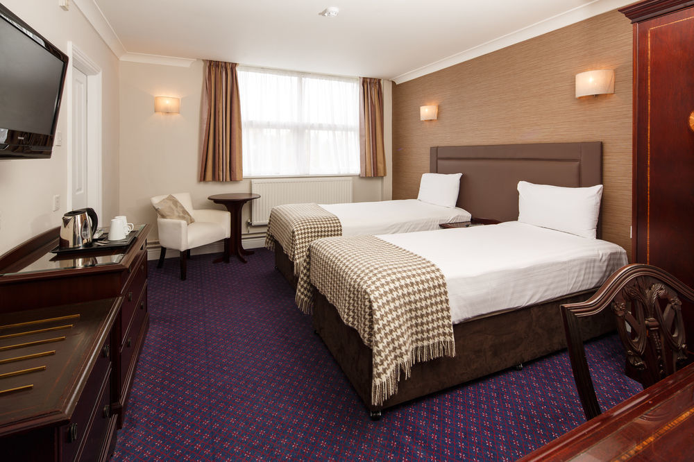 Hotel Cromwell סטבנאייג' מראה חיצוני תמונה