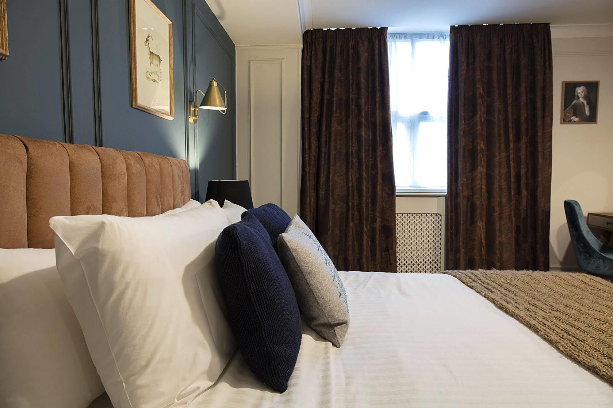 Hotel Cromwell סטבנאייג' מראה חיצוני תמונה